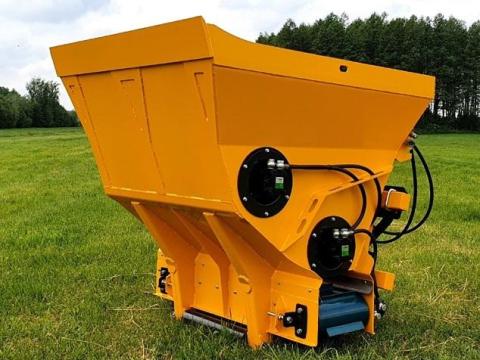 Hevederes almozó-etető adapter rakodógépre