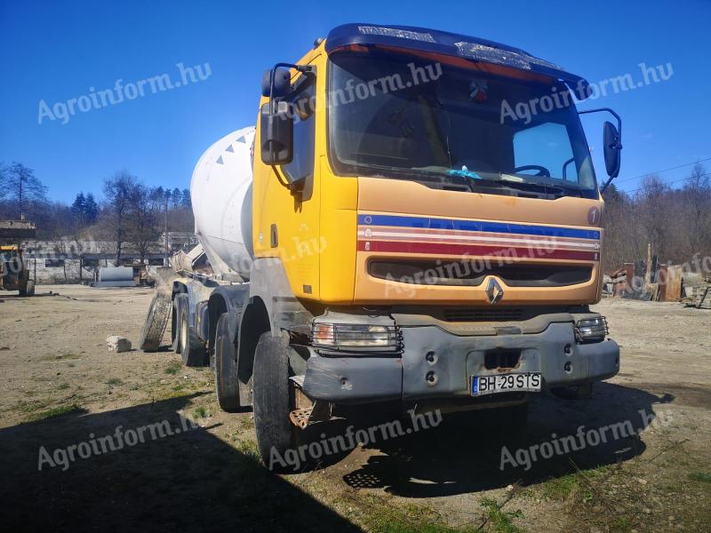 Renault Kerax 420 8x4-es betonkeverő