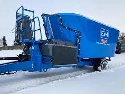 EUROMILK - RINO függesztett etetőkocsi - ÚJDONSÁG A ROYAL TRAKTORNÁL EUROMILK - RINO függesztett etetőkocsi - ÚJDONSÁG A ROYAL TRAKTORNÁL