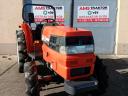 Kubota GL35 háromhengeres,  összkerekes,  szervokormányos,  irányváltós 35 lóerős traktor