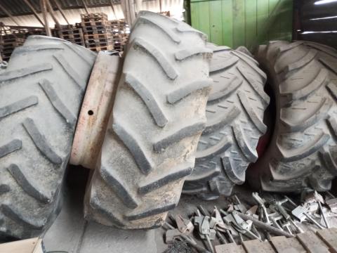 Ikerkerék szett első, hátsó kapcsokkal 580/70R38 600/65R28 Ikerkerék szett első, hátsó kapcsokkal 580/70R38 600/65R28