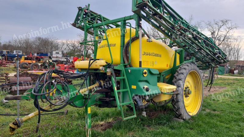 John Deere 732 permetező