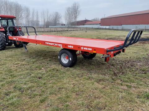 Metal-Fach T954 egytengelyes bálaszállító Metal-Fach T954 egytengelyes bálaszállító