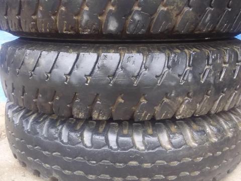 Eladó 8, 25x20-as gumiköpeny Eladó 8, 25x20-as gumiköpeny