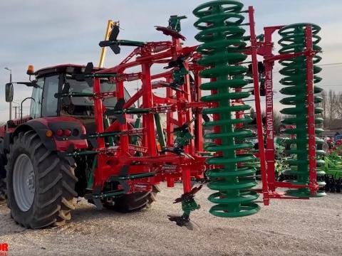 AGROMASZ / AGRO-MASZ - RUNNER 50 Szántóföldi kultivátor AGROMASZ / AGRO-MASZ - RUNNER 50 Szántóföldi kultivátor
