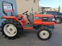 Kubota GL301 háromhengeres,  szervos,  irányváltós,  összkerékhajtású,  30 lóerős traktor