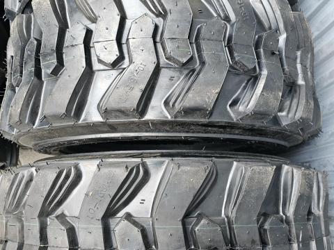 10-16,5 ARMOUR R4 10PR TL ÚJ KISRAKODÓ GUMIABRONCS 10-16,5 ARMOUR R4 10PR TL ÚJ KISRAKODÓ GUMIABRONCS