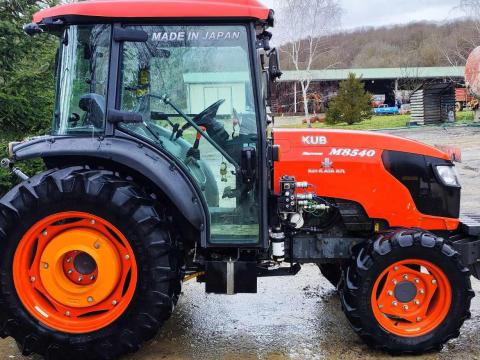 2017-es Kubota M8540 kertészeti traktor eladó 2017-es Kubota M8540 kertészeti traktor eladó