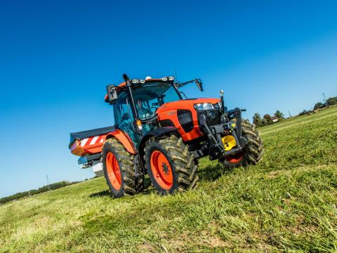Kubota M5-112 fülkés traktor Kubota M5-112 fülkés traktor