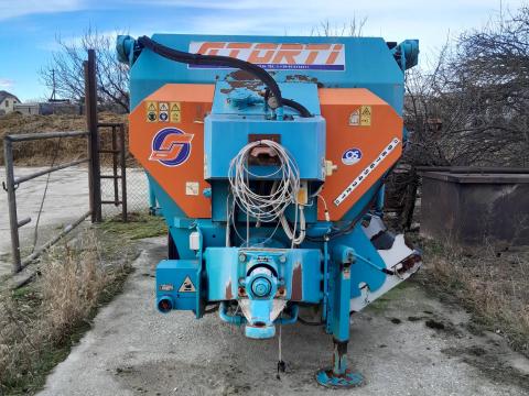 Eladó: Storti Labrador etetőkocsi Eladó: Storti Labrador etetőkocsi