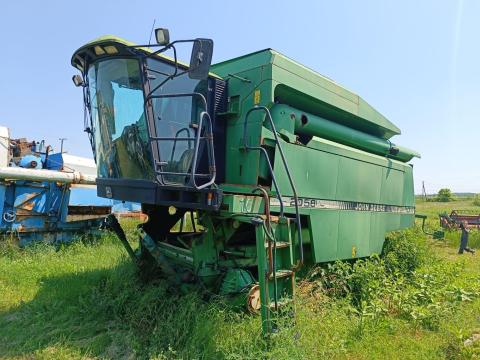 John Deere 2058 bontott alkatrészek John Deere 2058 bontott alkatrészek