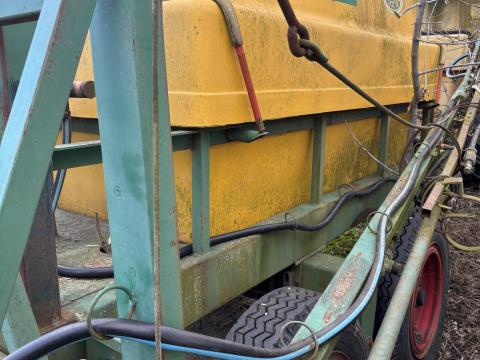 Huniper 3000/18 folyékony műtrágya szóró Huniper 3000/18 folyékony műtrágya szóró