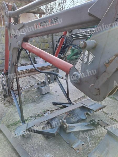 Homlokrakodó Foton 504-es traktorhoz