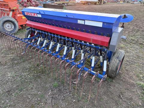 FIONA 21 soros, 2, 5m-es gabonavetőgép, Mtz, vagy kisebb traktor után. Reform, Saxonia FIONA 21 soros, 2, 5m-es gabonavetőgép, Mtz, vagy kisebb traktor után. Reform, Saxonia