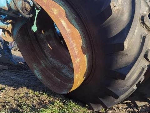 IKERKERÉK 16.9R38 MÉRETBEN 1 PÁR 8db KAPOCCSAL IKERKERÉK 16.9R38 MÉRETBEN 1 PÁR 8db KAPOCCSAL