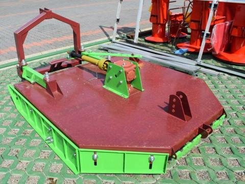 Demarol függőleges tengelyű szárzúzó Demarol függőleges tengelyű szárzúzó