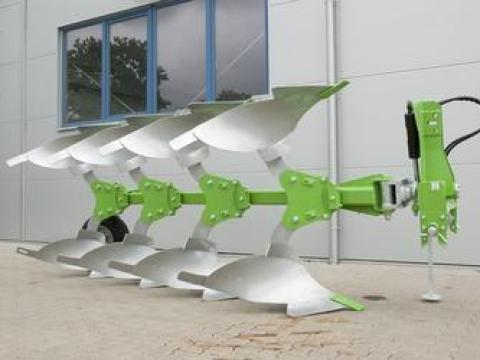 Bomet váltvaforgató eke Bomet váltvaforgató eke