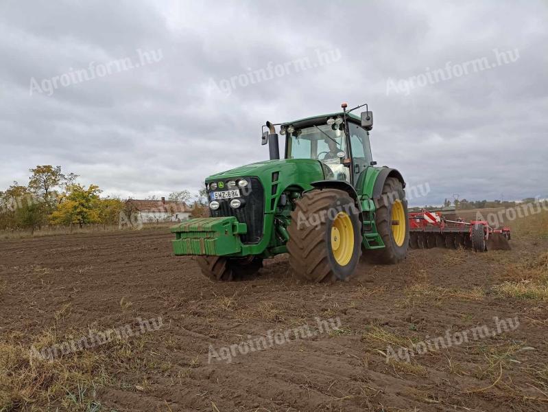 John Deere 8230 traktor