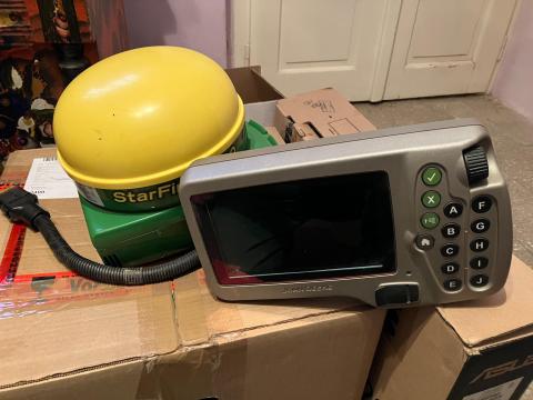 John Deere monitor és antenna John Deere monitor és antenna