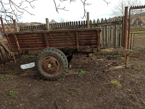 Eladó egytengelyes pótkocsi Eladó egytengelyes pótkocsi