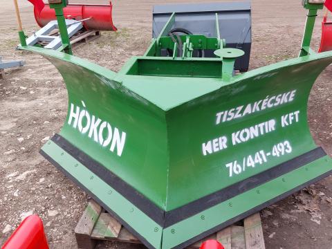 Hóeke,  V alakú,  MTZ-re előre szerelhető Hóeke,  V alakú,  MTZ-re előre szerelhető