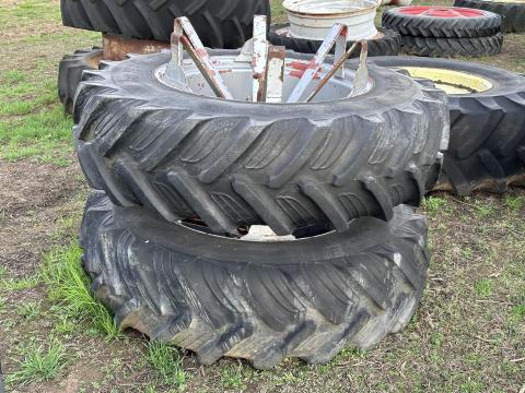 16,9R34 (420/85R34) ikerkerék Case IH,  New Holland,  JD,  Fendt,  stb 16,9R34 (420/85R34) ikerkerék Case IH,  New Holland,  JD,  Fendt,  stb