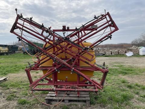 Forrás 1000L/15m permetező Forrás 1000L/15m permetező