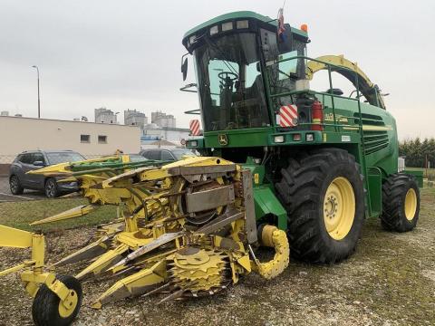 John Deere 7200 silózó kombájn John Deere 7200 silózó kombájn