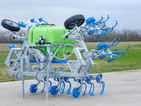 Kultivátor horganyozva,  folyékony műtrágya kijuttatóval Kultivátor horganyozva,  folyékony műtrágya kijuttatóval