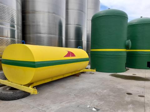 10m3 es poliészter tartály pótkocsira, viz szállításra 10m3 es poliészter tartály pótkocsira, viz szállításra