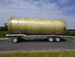 45m3 Poliészter tartály,  nitrosolra,  vízre megkímélt szép állapot