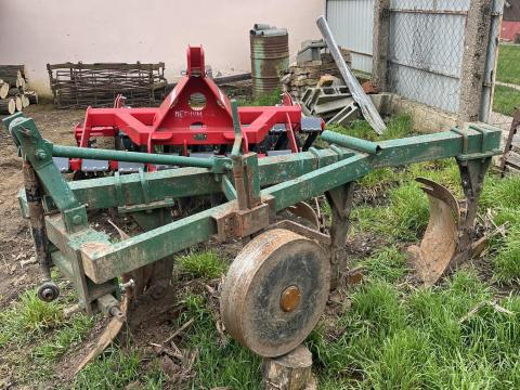 Eladó 3-as ih eke új tarlókerékkel Eladó 3-as ih eke új tarlókerékkel