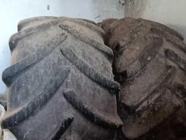Eladó 800/65 R32 gumik