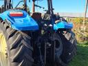 New Holland T5-ös homlokrakodóval