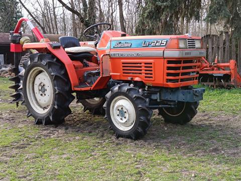 Kubota L1-225 japán kistraktor Kubota L1-225 japán kistraktor