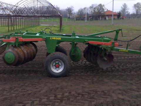 Heger "X" tárcsa rögtörő hengerrel kifogástalan állapotban