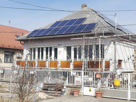 6 ha Páty 0183/18 +2x1/3 ha + ház eladó vagy eltartással törleszthető 76 évesnek 6 ha Páty 0183/18 +2x1/3 ha + ház eladó vagy eltartással törleszthető 76 évesnek