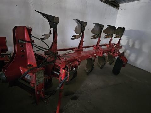 Kühne 5 vasú váltvaforgató eke Kühne 5 vasú váltvaforgató eke