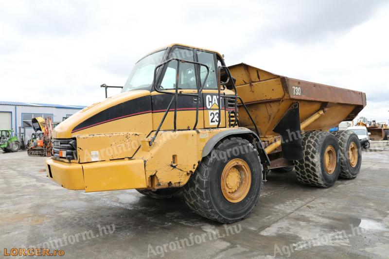 Caterpillar 730 dömper