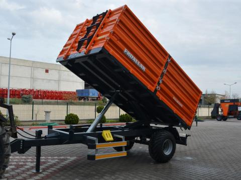 ERDALLAR pótkocsi I 1 tengely I 4-5-6-8 tonna I 3 irányba billenthető ERDALLAR pótkocsi I 1 tengely I 4-5-6-8 tonna I 3 irányba billenthető