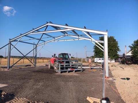 12 x 25 x 4 méteres horganyzott csarnokváz szerkezet 12 x 25 x 4 méteres horganyzott csarnokváz szerkezet