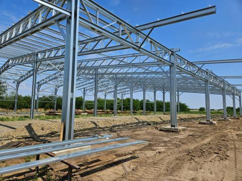 30x50x5 méteres horganyzott csarnokváz szerkezet eladó 30x50x5 méteres horganyzott csarnokváz szerkezet eladó