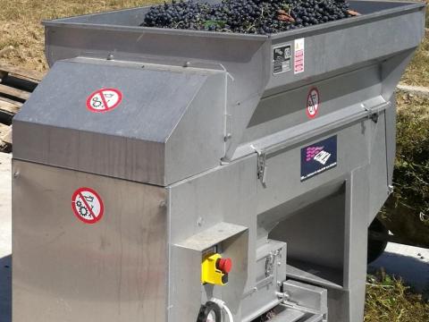 C.M.A Lugana 1 R szőlő-bogyózó-zúzó gép C.M.A Lugana 1 R szőlő-bogyózó-zúzó gép