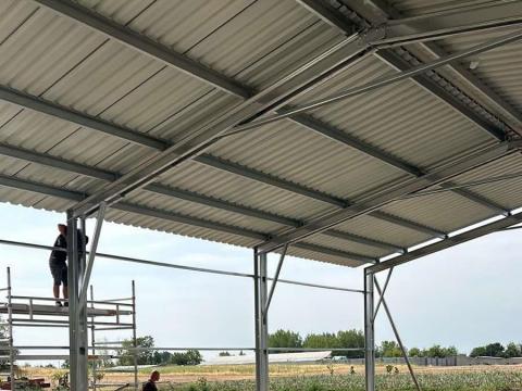 10x20x4 horganyzott csarnokváz szerkezet gépszín,  garázs,  raktár szelemennel 10x20x4 horganyzott csarnokváz szerkezet gépszín,  garázs,  raktár szelemennel