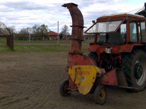 Holzkmecht tip gardán hajtásos behúzóhengeres fadaráló faaprító Holzkmecht tip gardán hajtásos behúzóhengeres fadaráló faaprító