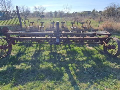 6 soros csipeszes palántázó 6 soros csipeszes palántázó