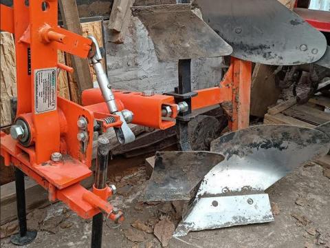 Váltvaforgatós eke eladó