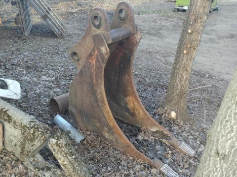 Mélyásó körmös kanál eladó