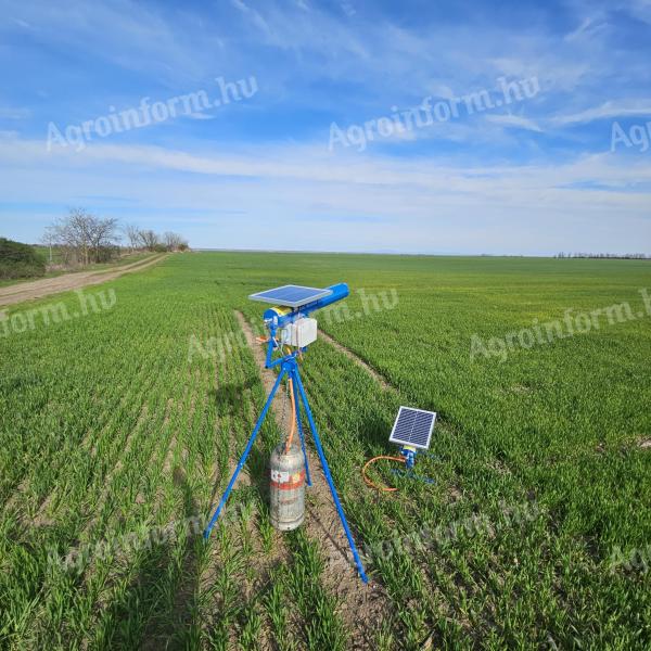 Napelemes vad- és madárriasztó gázágyú tripod állvánnyon