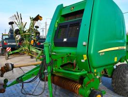 John Deere 854L Maxicut 2011 bálázó